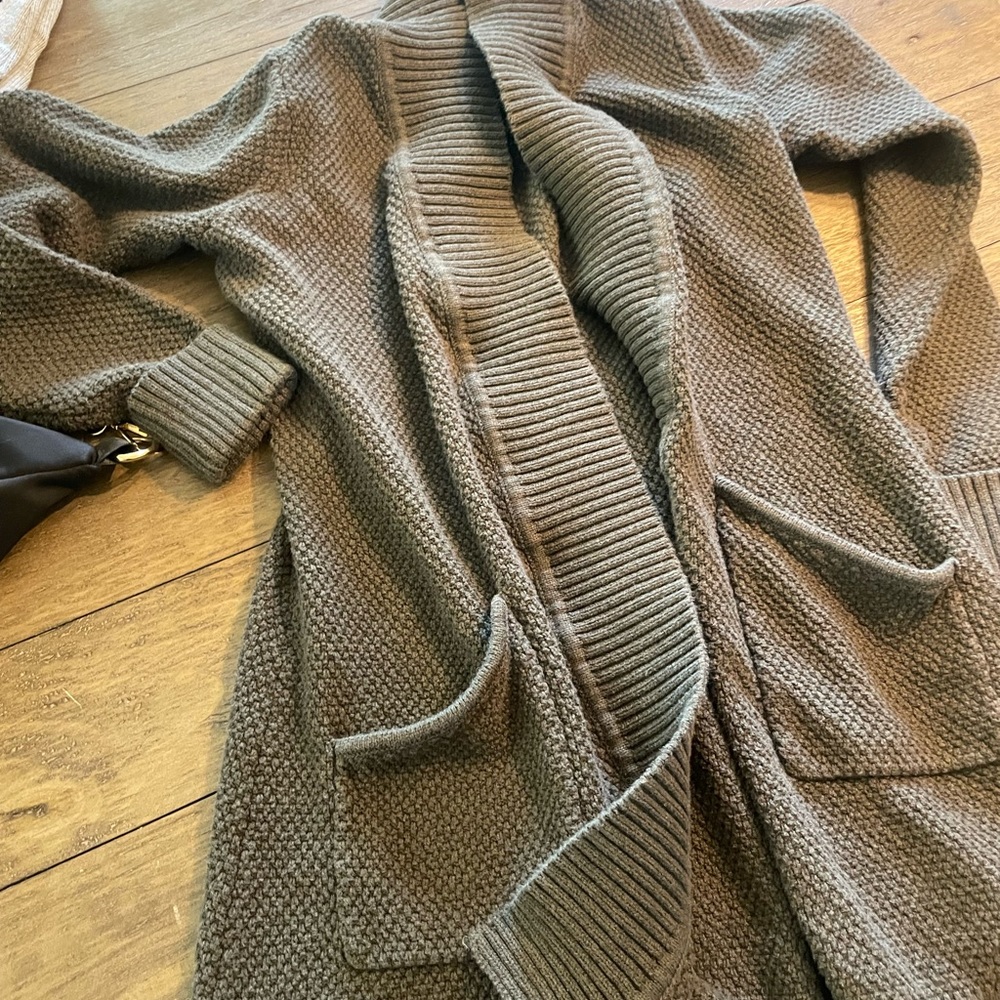 Tahari cardigan